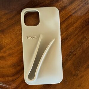 RHODE Soft Silicone iPhone 15 Case in gray